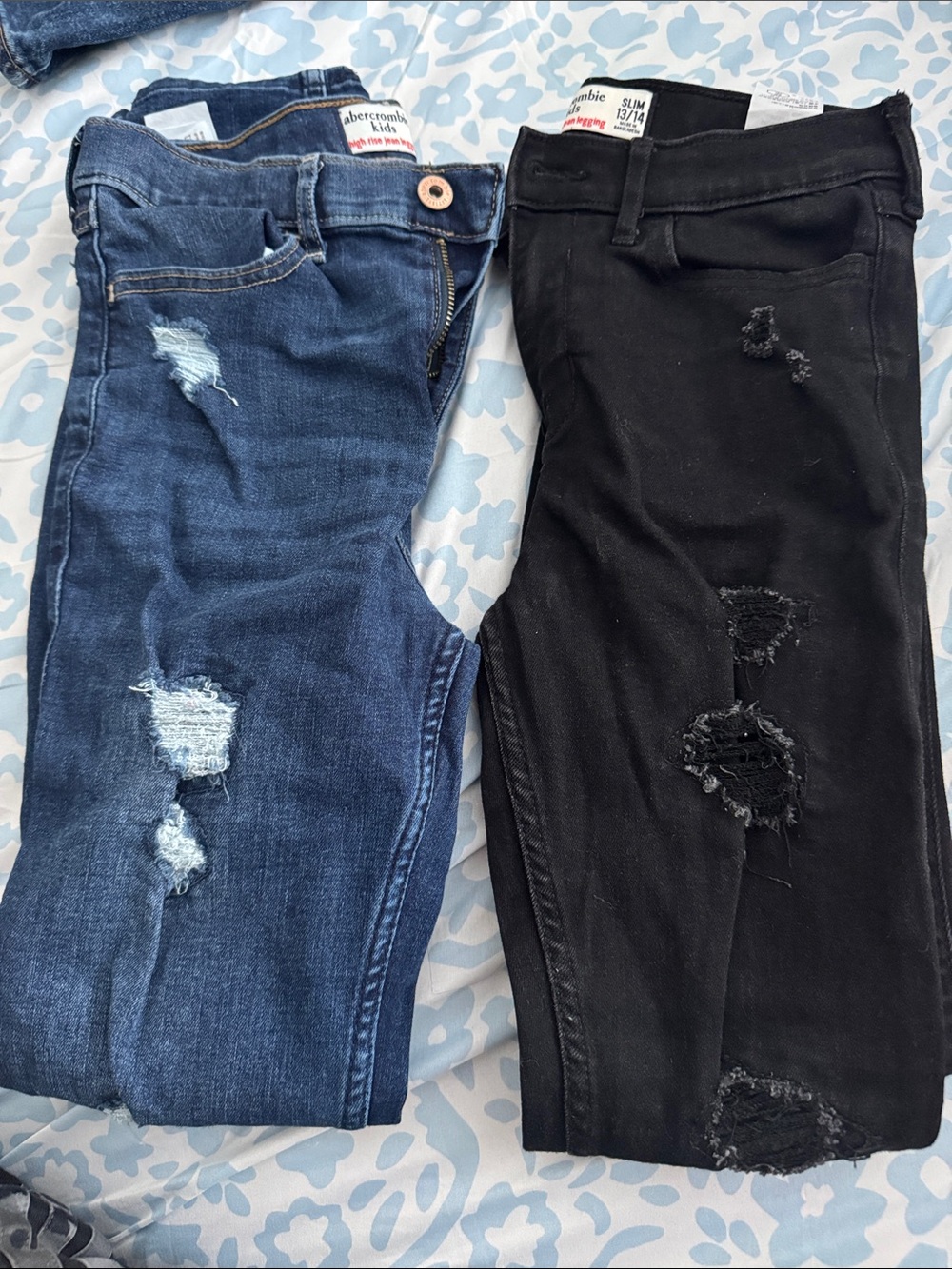 Abercrombie & Fitch Distressed Kids Jeans - Blue & Black
